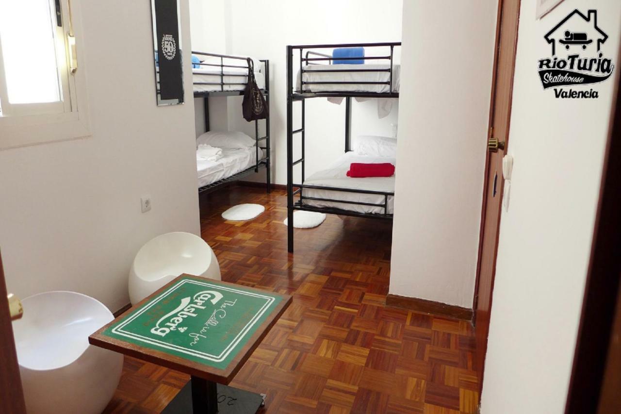 Rio Turia Skatehouse Apartment Валенсия Екстериор снимка